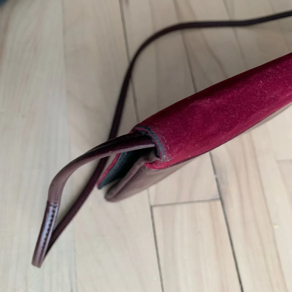 VINTAGE - Burgundy Velvet & Leather Envelope Shoulder Bag - Picture 9 of 9